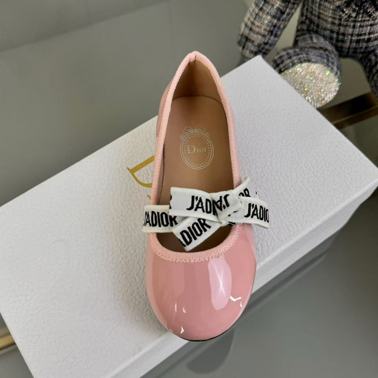 Children's shoes child